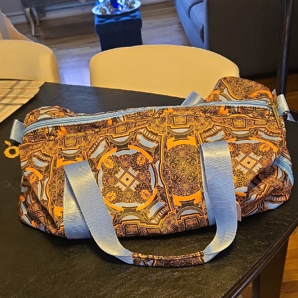 Stylish Patterned Women's Bag with Blue Accents  💙⭐️ ✨️ PRE LOVED⭐️✨️  🤎